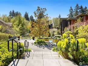 752 Vineyard Lane L205, Bainbridge Island WA 98110
