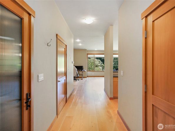 752 Vineyard Lane L205, Bainbridge Island WA 98110
