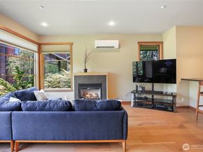 752 Vineyard Lane L205, Bainbridge Island WA 98110
