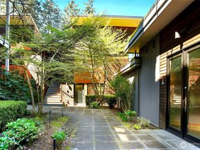 752 Vineyard Lane L205, Bainbridge Island WA 98110