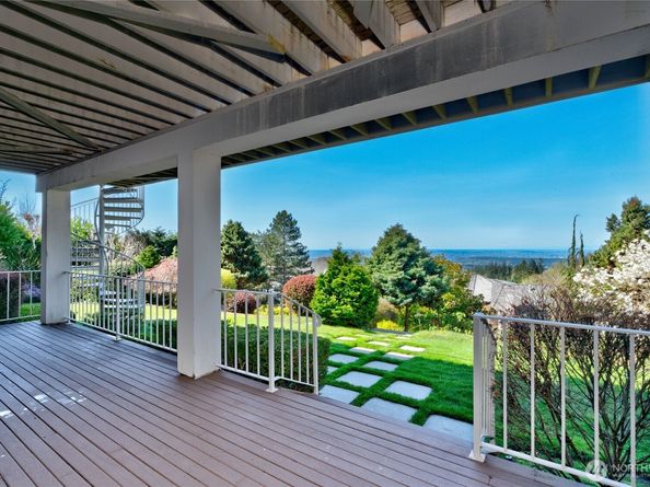 5511 154th Avenue SE, Bellevue WA 98006