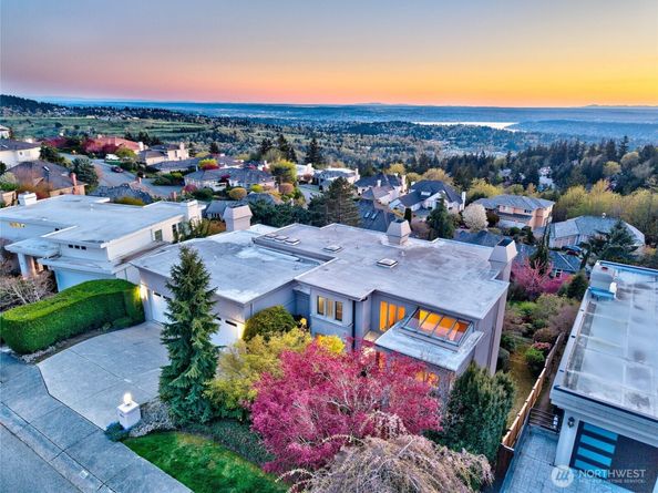 5511 154th Avenue SE, Bellevue WA 98006