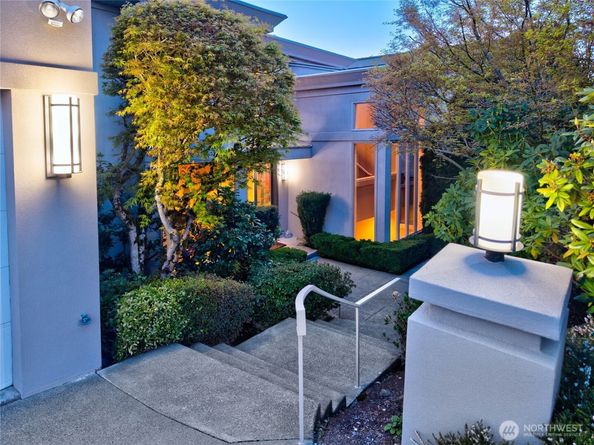 5511 154th Avenue SE, Bellevue WA 98006