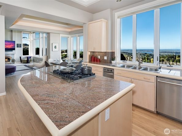5511 154th Avenue SE, Bellevue WA 98006