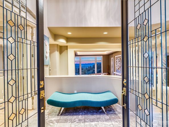 5511 154th Avenue SE, Bellevue WA 98006