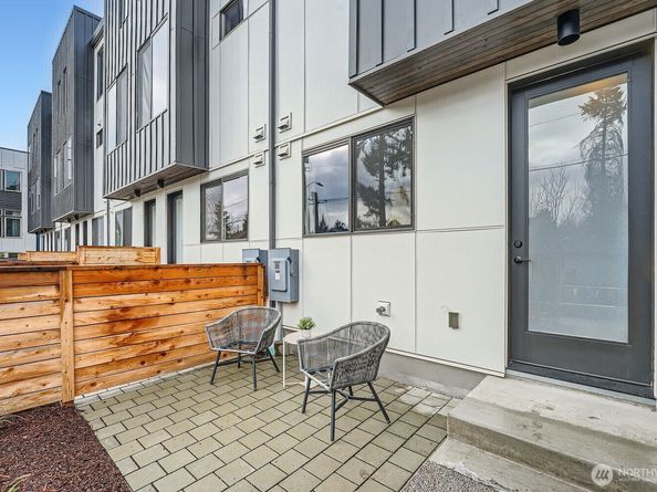 6610 Carleton Avenue S A, Seattle WA 98108