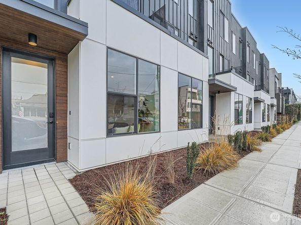 6610 Carleton Avenue S A, Seattle WA 98108