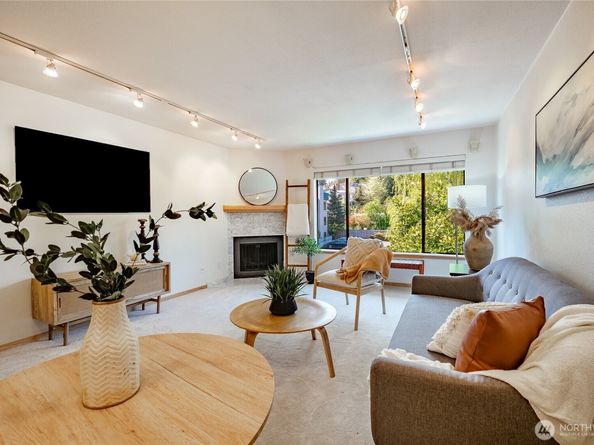 1740 NE 86th Street 316, Seattle WA 98115