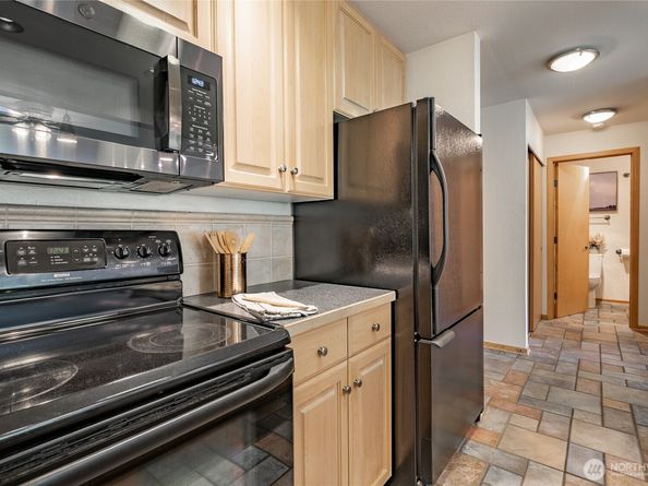 1740 NE 86th Street 316, Seattle WA 98115