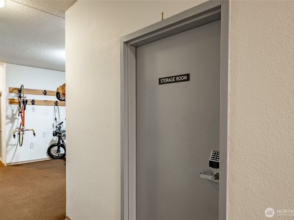 1740 NE 86th Street 316, Seattle WA 98115