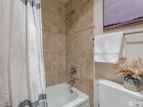 1740 NE 86th Street 316, Seattle WA 98115