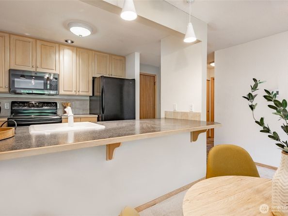 1740 NE 86th Street 316, Seattle WA 98115