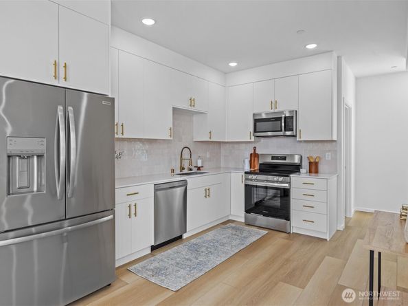8324 16th Avenue NW E, Seattle WA 98117