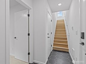 8324 16th Avenue NW E, Seattle WA 98117