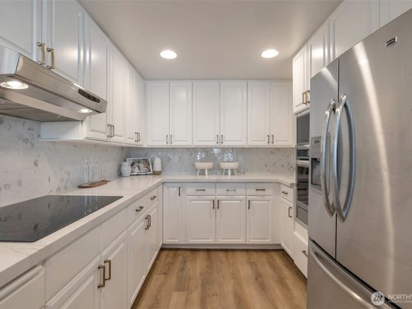 177 107th Avenue NE 1708, Bellevue WA 98004