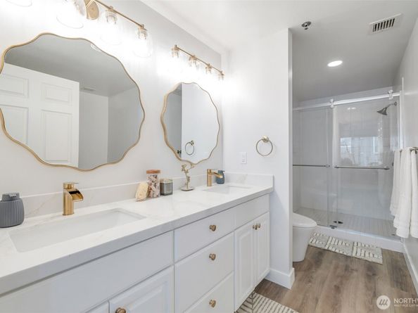 177 107th Avenue NE 1708, Bellevue WA 98004