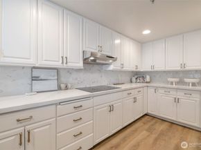 177 107th Avenue NE 1708, Bellevue WA 98004