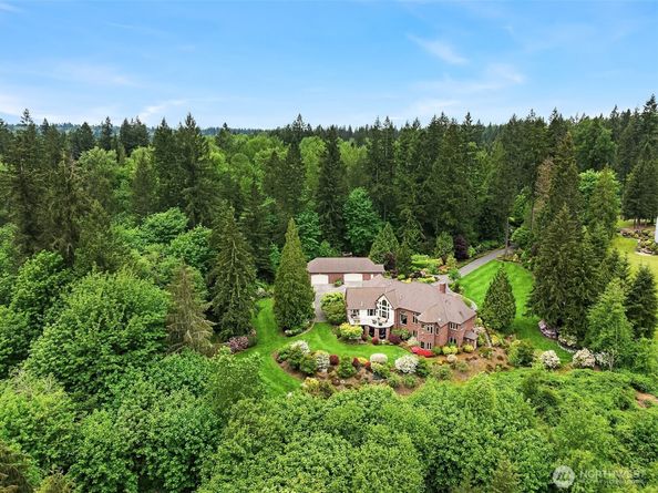 18212 244th Avenue NE, Woodinville WA 98077