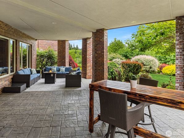 18212 244th Avenue NE, Woodinville WA 98077