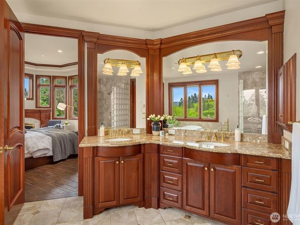 18212 244th Avenue NE, Woodinville WA 98077