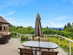 18212 244th Avenue NE, Woodinville WA 98077