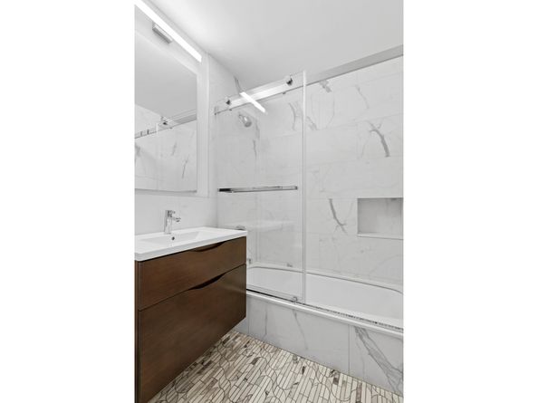 201 East 80th Street 12G, New York NY 10021