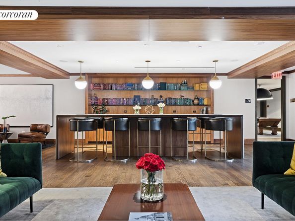100 Barclay Street 16A, New York NY 10007