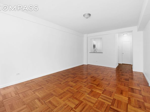 240 East 46th Street 8H, New York NY 10017