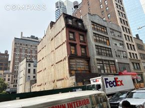 11 West 30th Street 2F, New York NY 10001