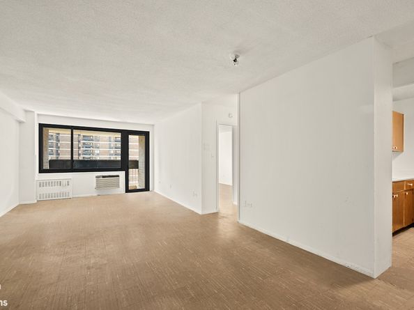 90 Gold Street 18N, New York NY 10038