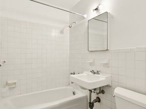 90 Gold Street 18N, New York NY 10038