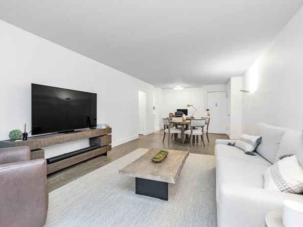 77 West 55th Street 2HH, New York NY 10019