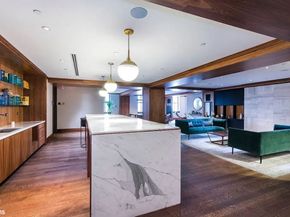 100 Barclay Street 17J, New York NY 10007