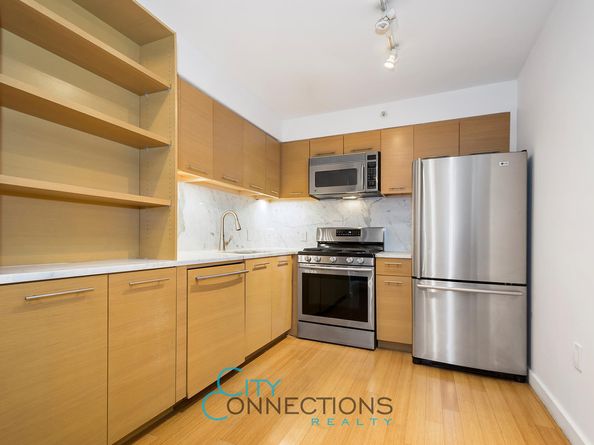 100 West 39th Street 38E, New York NY 10018