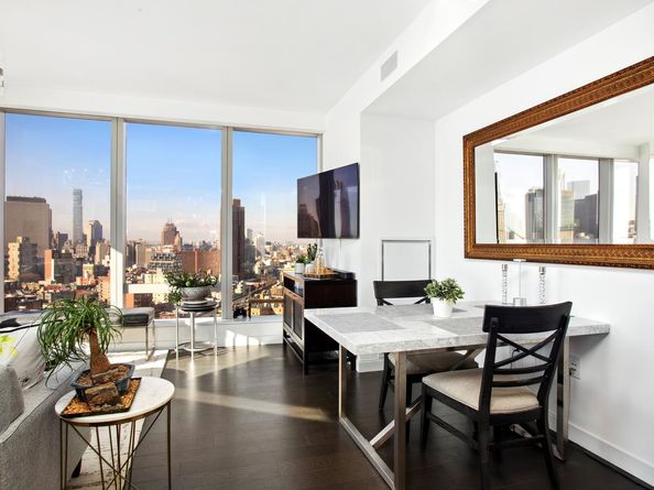 250 South Street 27M, New York NY 10002