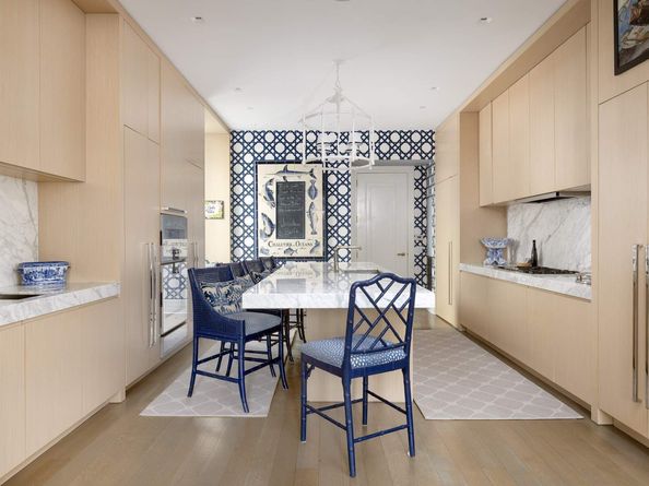 212 Fifth Avenue 17A, New York NY 10010