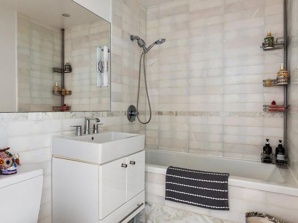 635 West 42nd Street E20, New York NY 10036