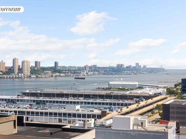 635 West 42nd Street E20, New York NY 10036