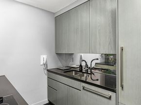 58 West 58th Street 19A, New York NY 10019