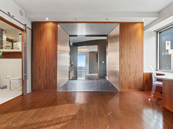 301 West 57th Street 39E, New York NY 10019