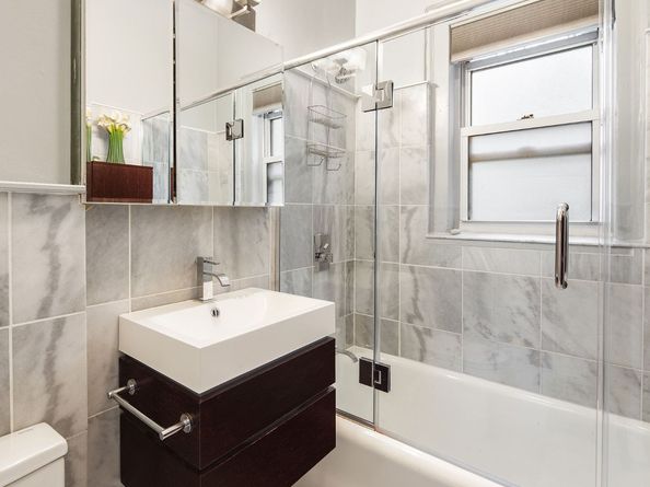 150 East 49th Street 9E, New York NY 10017