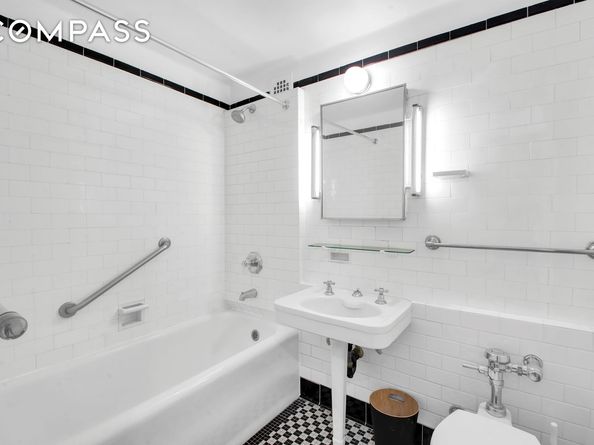 410 West 24th Street 9K, New York NY 10011