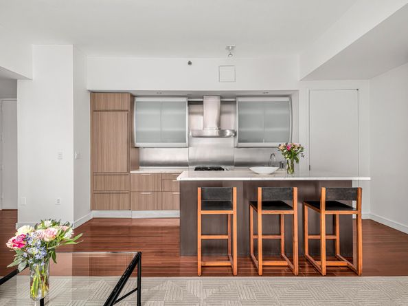 8 Union Square S 2B, New York NY 10003