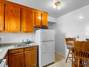 60-11 Broadway 3C, Queens NY 11377