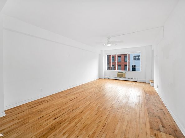 15 West 12th Street 5C, New York NY 10011