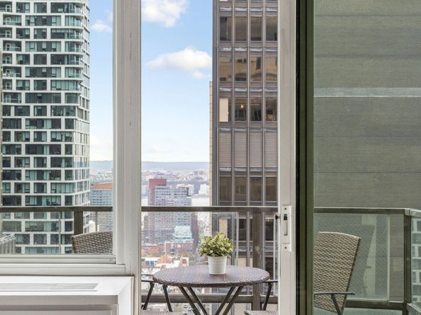 159 West 53rd Street 34E, New York NY 10019