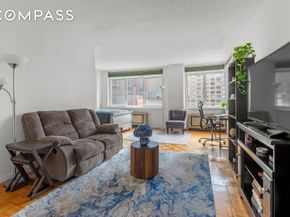 45 West 67th Street 14D, New York NY 10023