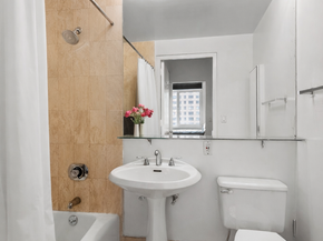 45 West 67th Street 14D, New York NY 10023