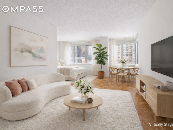 45 West 67th Street 14D, New York NY 10023