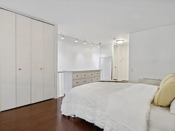 21 South End Avenue 207, New York NY 10280